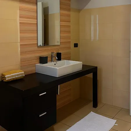 Centro Storico Eleganza E Lusso Nel Monferrato * Казале-Монферрато